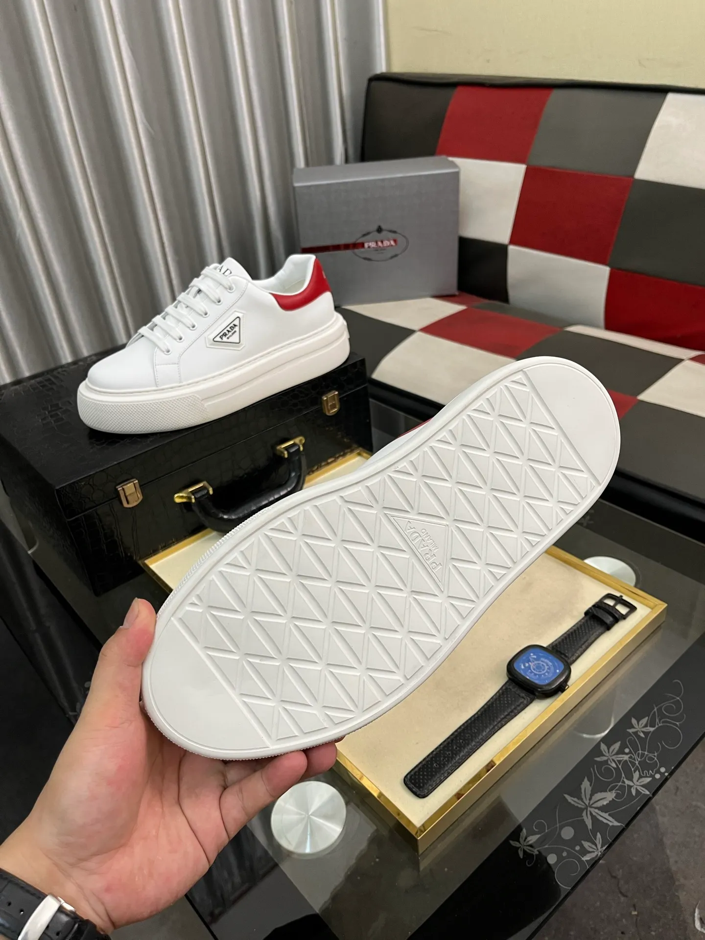 Men's shoes 💰580⌚️⌚️【PRADA】Prada casual shoes, originally developed 1:1, made of high-mercerized cowhide with imported cowhide, silk sheepskin lining, rubber outsole, comfortable and soft on the foot, size: 38-444️⃣Colors available